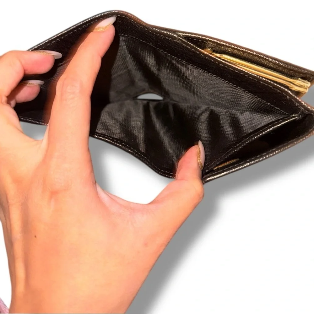 Salvatore Ferragamo Gancini Leather Wallet – New Condition